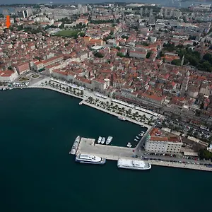 Kavado , Split Croatie